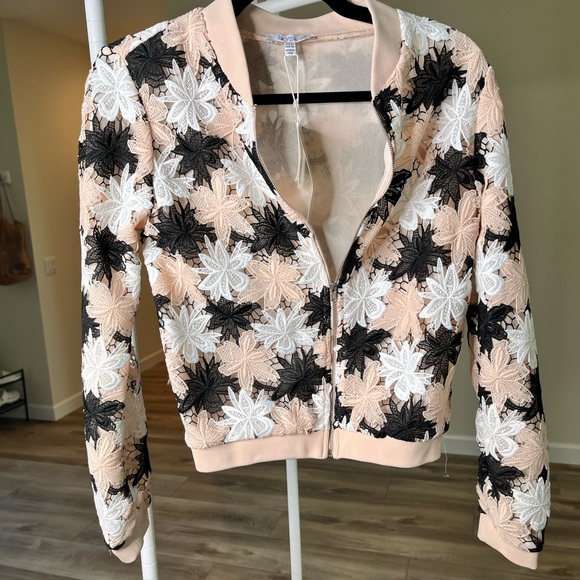 NWT🔥Lucy Paris XS Boomer Style Floral Jacket from Bloomingdale’s - Picture 3 of 11